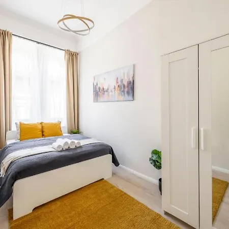 Elite Downtown Retreat For Families & Friends * בודפשט