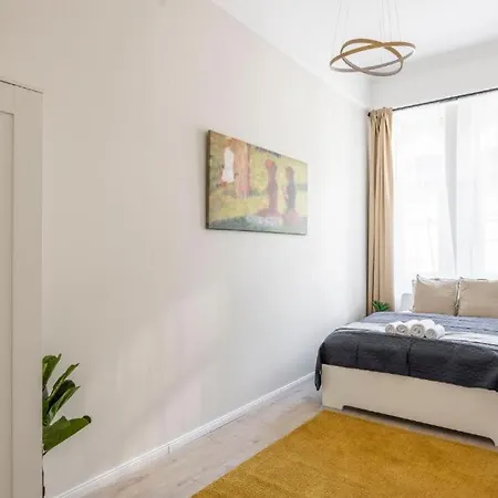 Elite Downtown Retreat For Families & Friends