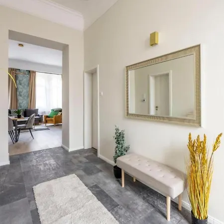 Elite Downtown Retreat For Families & Friends * Budapest
